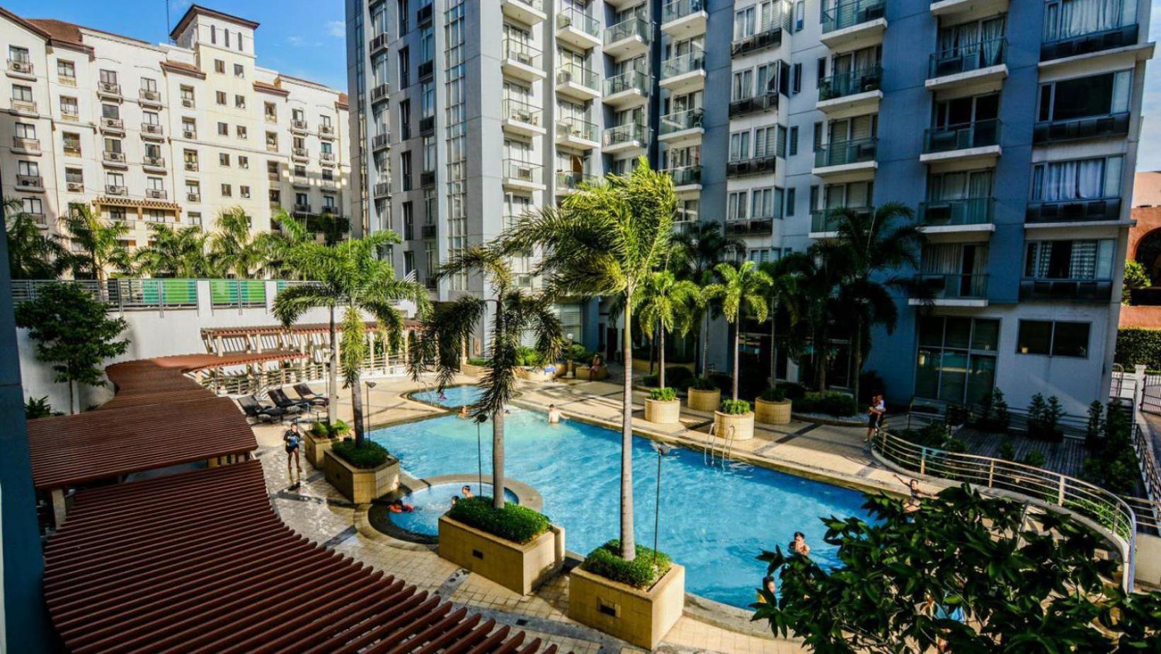 One Palm Tree Villas Condominium - Studio 7Th Fl With Balcony - Across Terminal 3 Airport Pasay Bagian luar foto