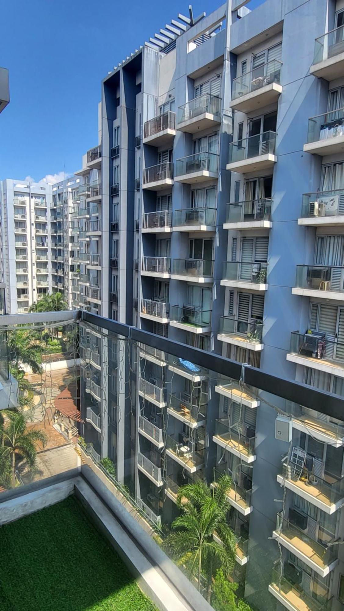 One Palm Tree Villas Condominium - Studio 7Th Fl With Balcony - Across Terminal 3 Airport Pasay Bagian luar foto