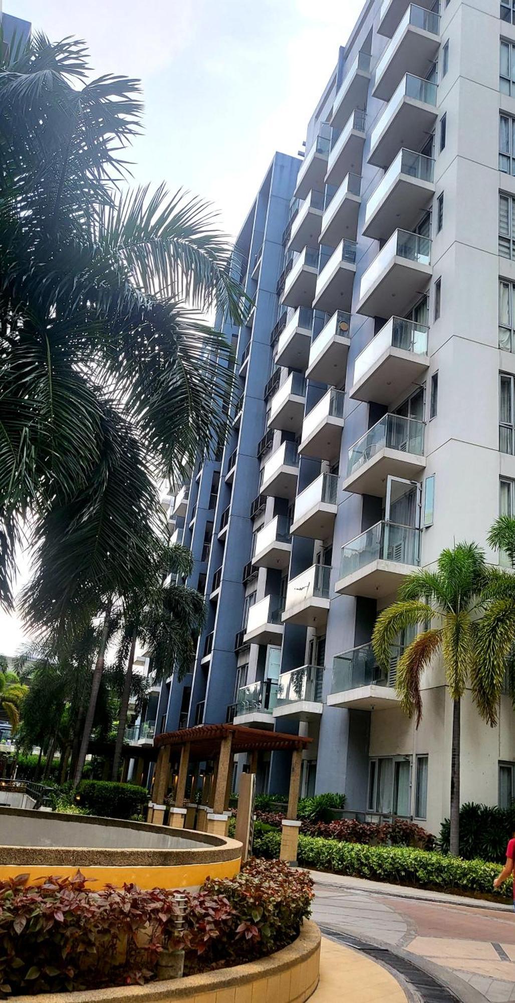 One Palm Tree Villas Condominium - Studio 7Th Fl With Balcony - Across Terminal 3 Airport Pasay Bagian luar foto