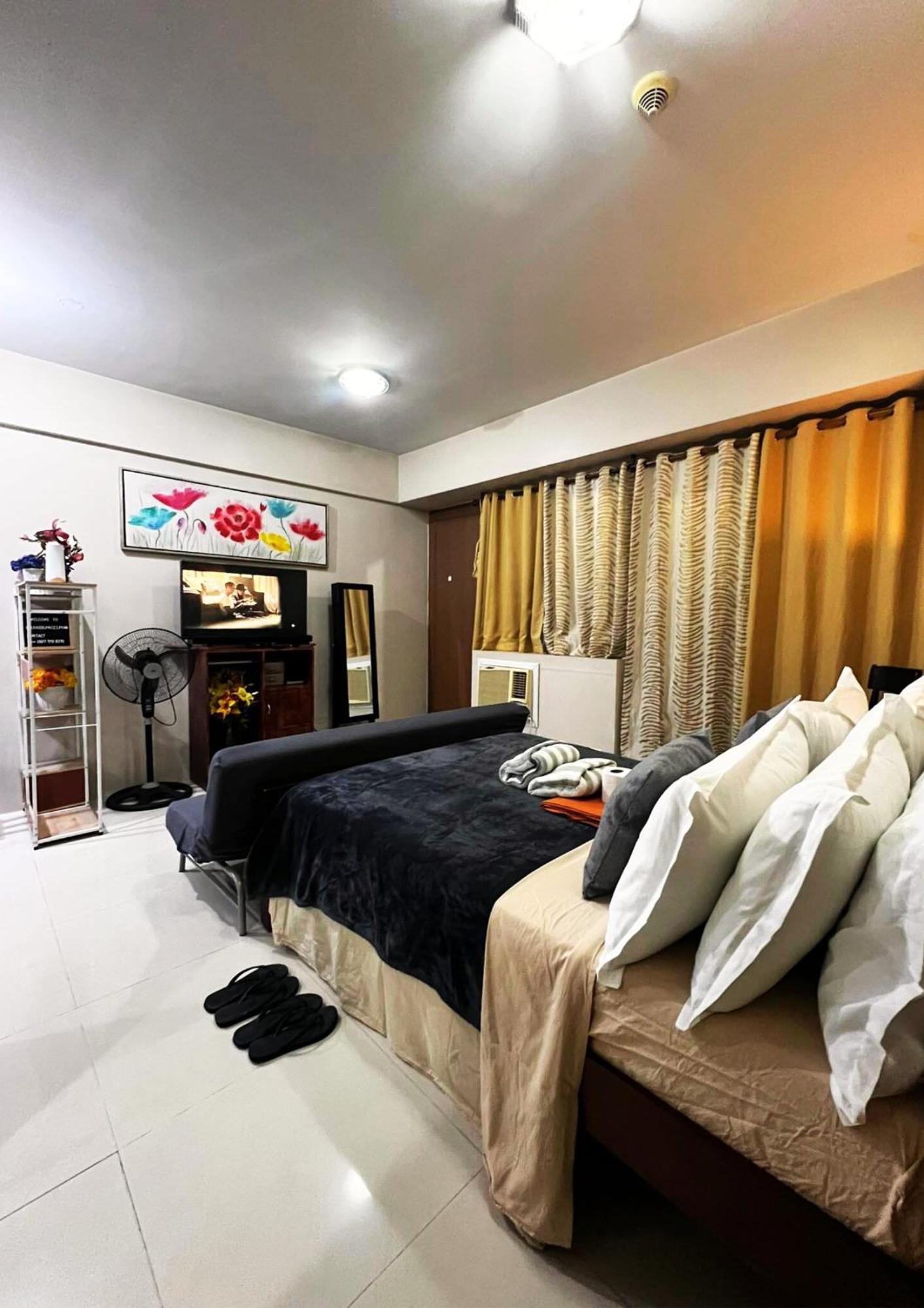 One Palm Tree Villas Condominium - Studio 7Th Fl With Balcony - Across Terminal 3 Airport Pasay Bagian luar foto