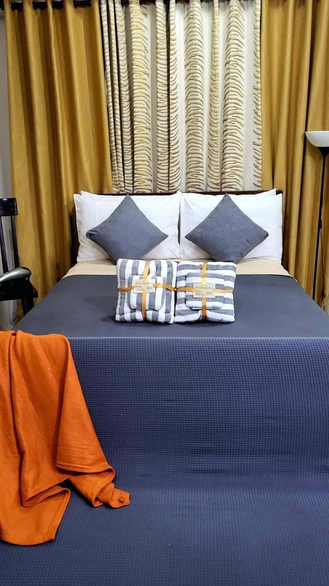 One Palm Tree Villas Condominium - Studio 7Th Fl With Balcony - Across Terminal 3 Airport Pasay Bagian luar foto