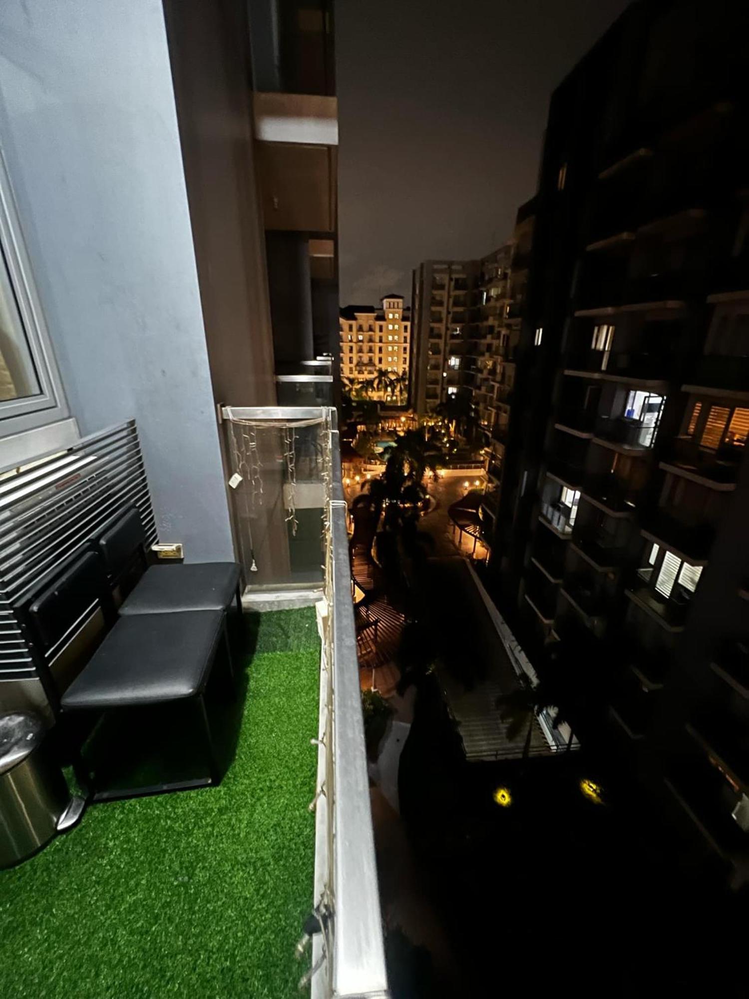 One Palm Tree Villas Condominium - Studio 7Th Fl With Balcony - Across Terminal 3 Airport Pasay Bagian luar foto
